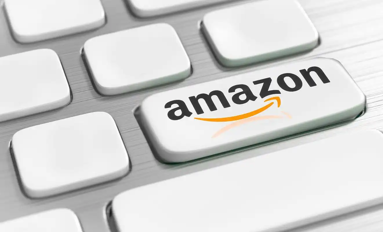 亚马逊最近推出了一个新的独立购物应用叫 Amazon Bazaar，它 Haul（低价专区）是同一条策略上的延伸，主要针对“超低价购物”市场，与 Temu、Shein 这类平台竞争!